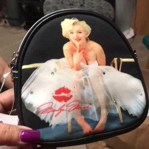 Marilyn Monroe Zipper Pouch w/Strap